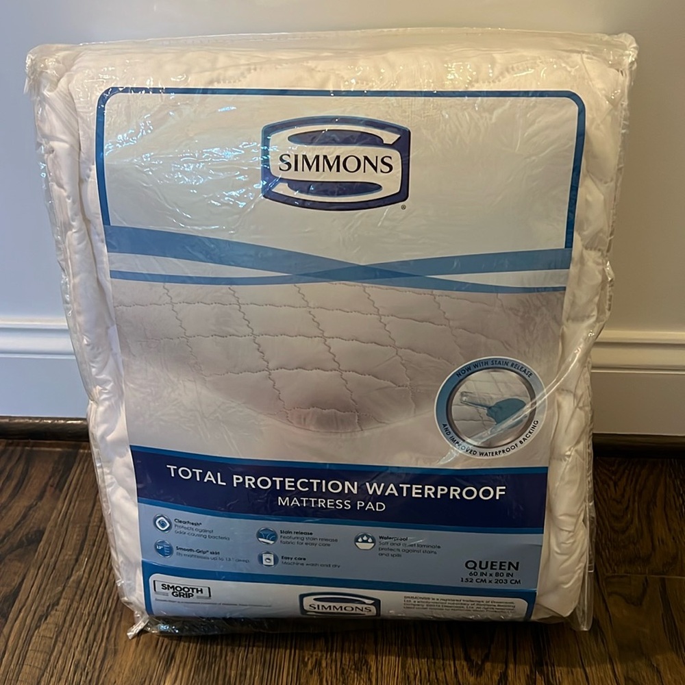 Brand New! “SIMMONS” Queen Size Waterproof Mattress Pad! Never Opened!